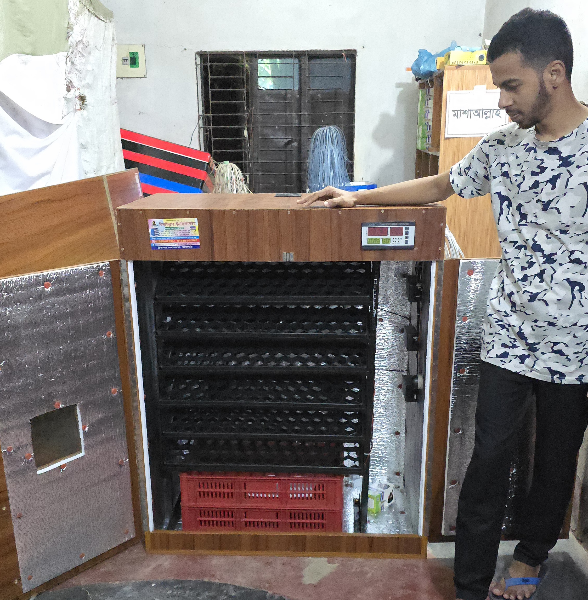 20250927_152444 ৮০০ ডিমের অটো ইনকিউবেটর ৬০০ স্যাটার ২০০ হ্যাচার মেলামাইন বোর্ড ৩ লেয়ার বডি - Image 1